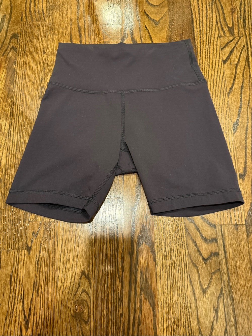 Lululemon bike shorts, size 6